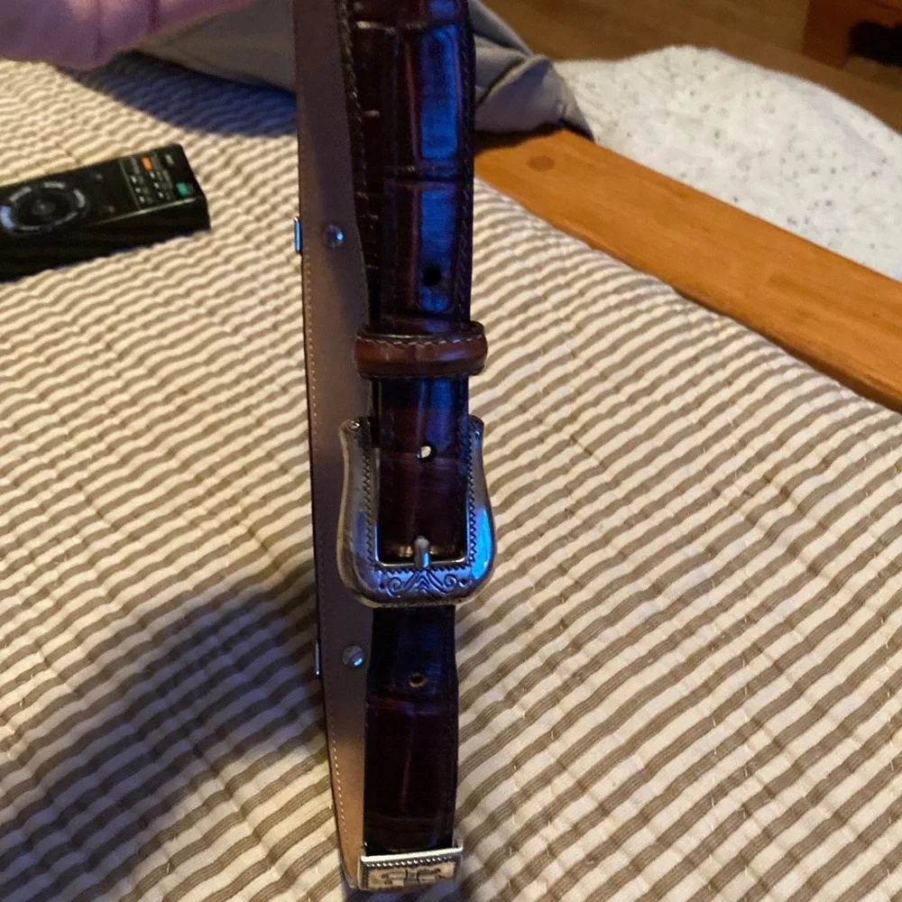 Multiple colors Leather Belt with Silver Buckle. Brown tan red and black.